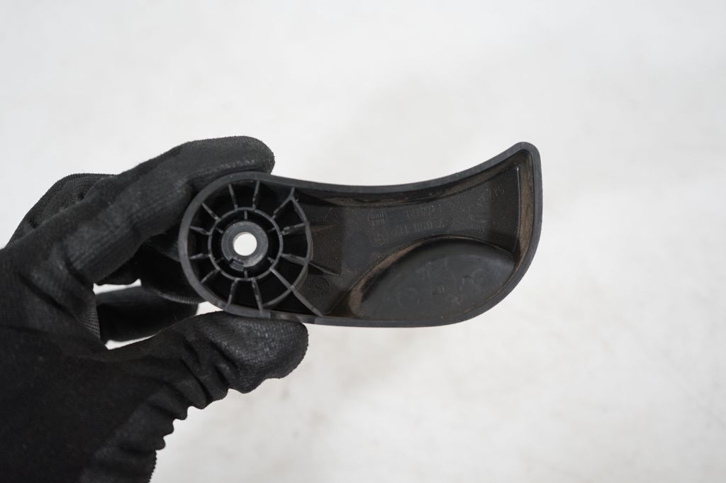 Engine bonnet (hood) release handle (6)