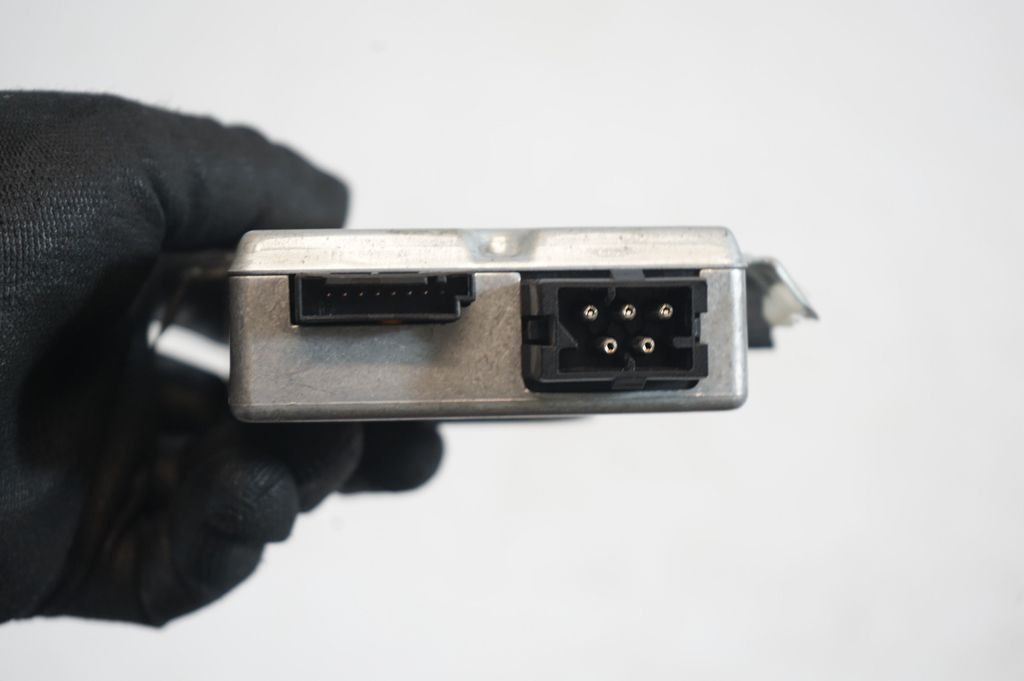 Door control unit/module (8)