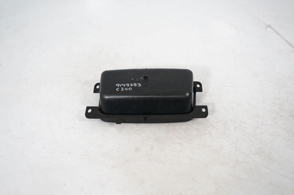 Glove box central console (5)