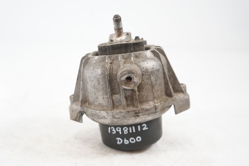 Engine mount bracket (4)