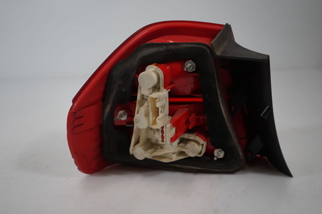 Rear/tail lights (7)