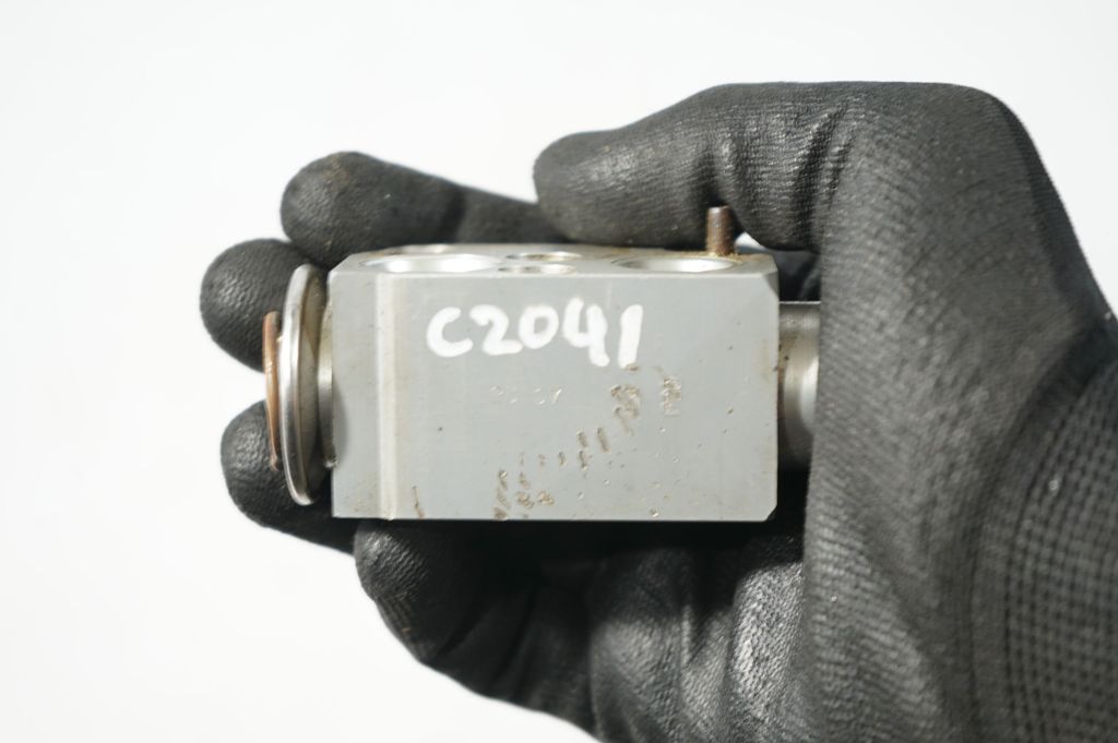 Air conditioning (A/C) expansion valve (10)