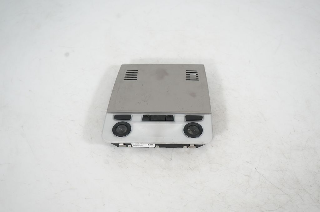 Front seat light (3)