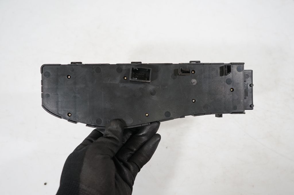 Seat control module (5)