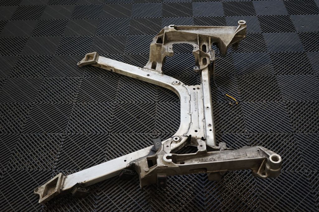 Front subframe (2)