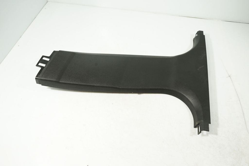 (B) pillar trim (bottom) (4)
