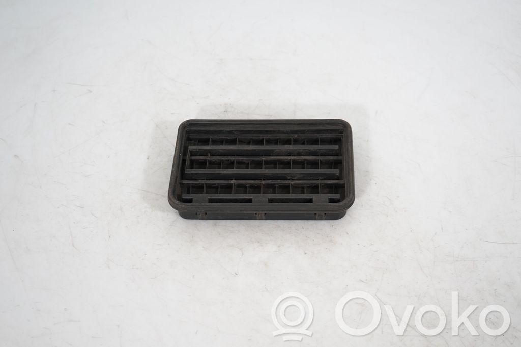 Quarter panel pressure vent (3)