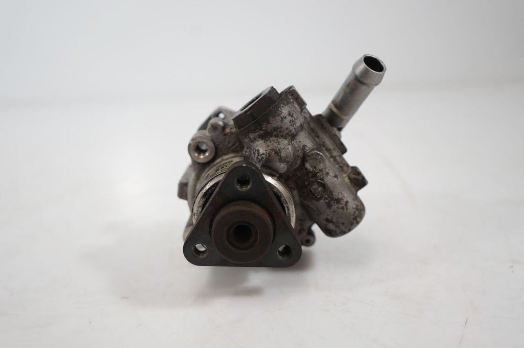 Power steering pump (8)