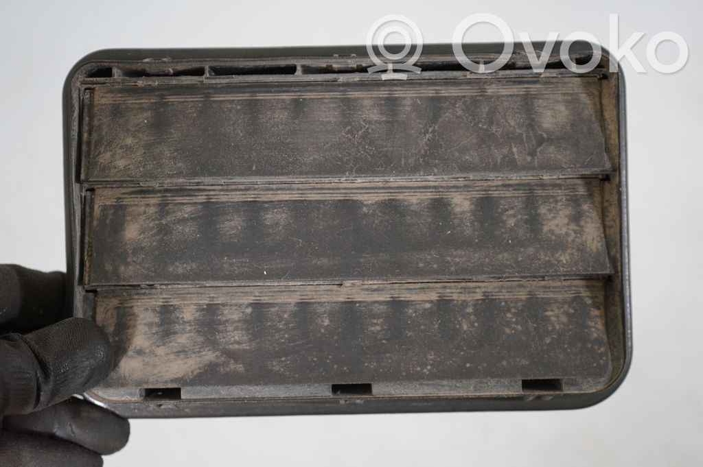 Quarter panel pressure vent (7)