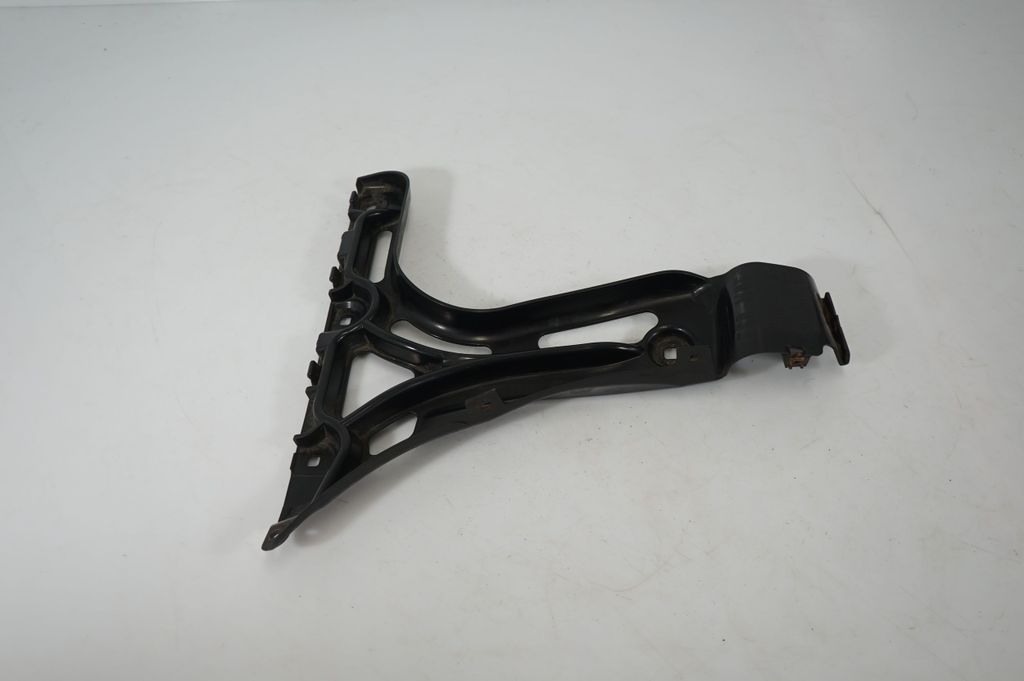 Rear bumper mounting bracket (4)