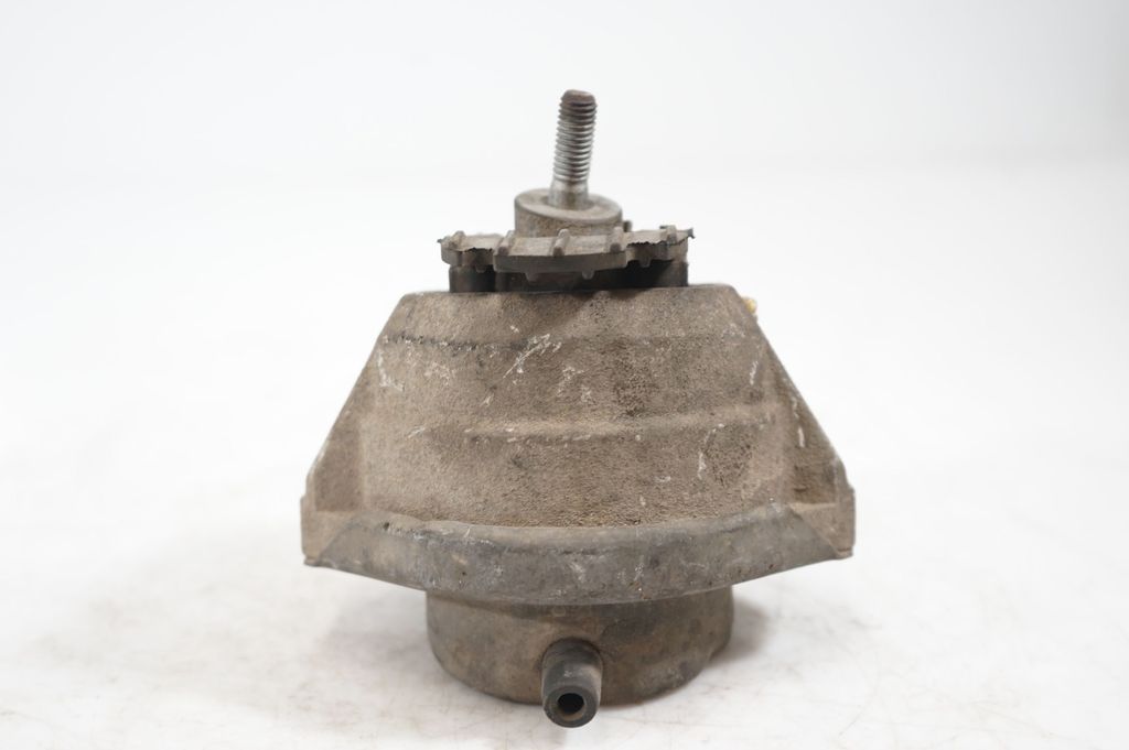 Engine mount bracket (4)