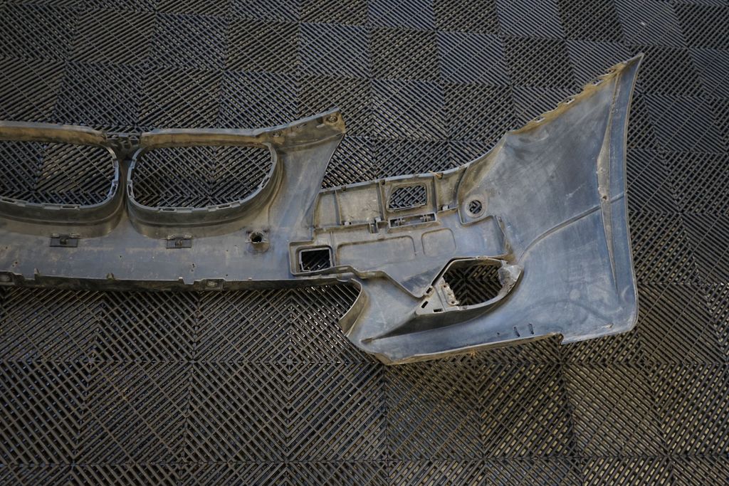Front bumper (3)
