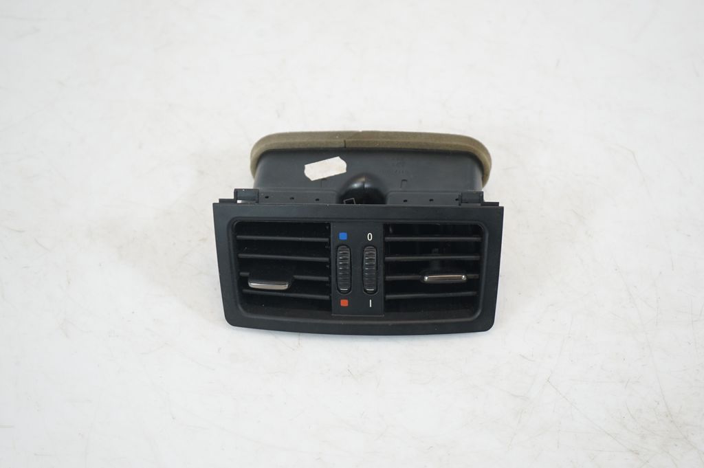 Rear air vent grill