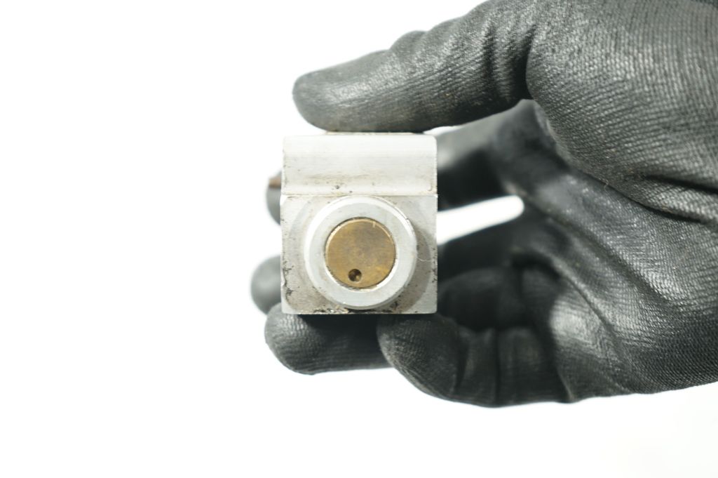 Air conditioning (A/C) expansion valve (8)