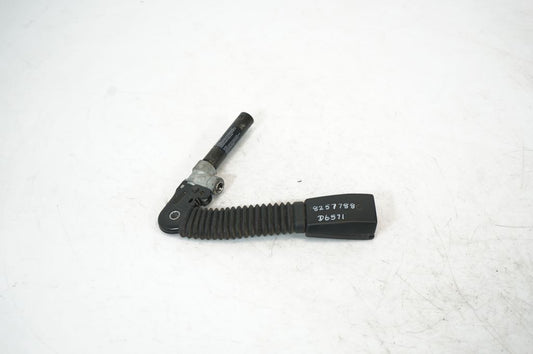 Front seatbelt buckle