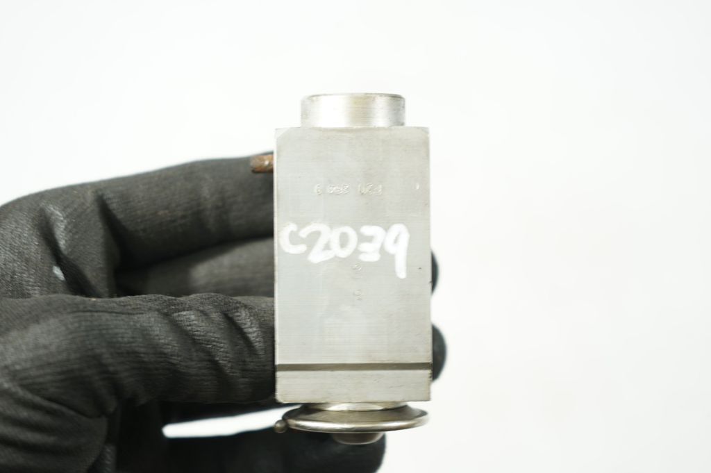 Air conditioning (A/C) expansion valve (7)