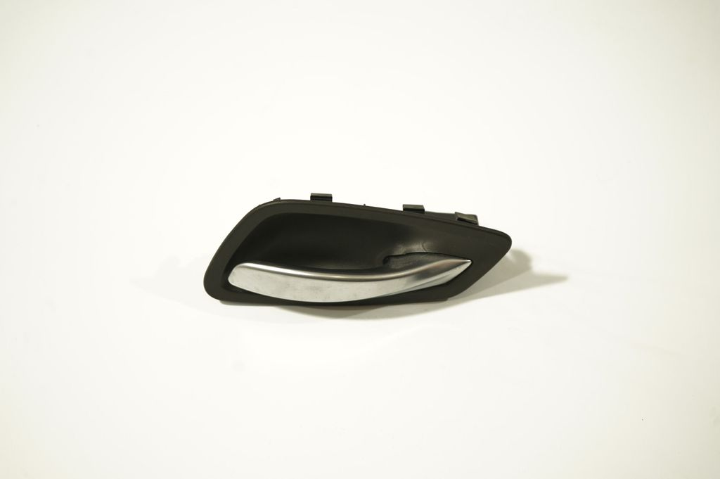 Rear door interior handle
