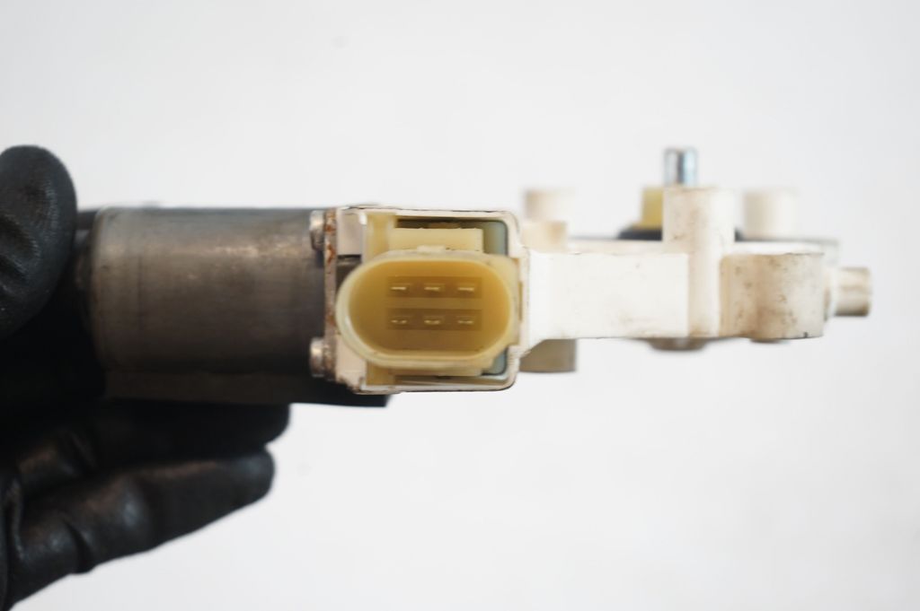 Front door window regulator with motor (6)