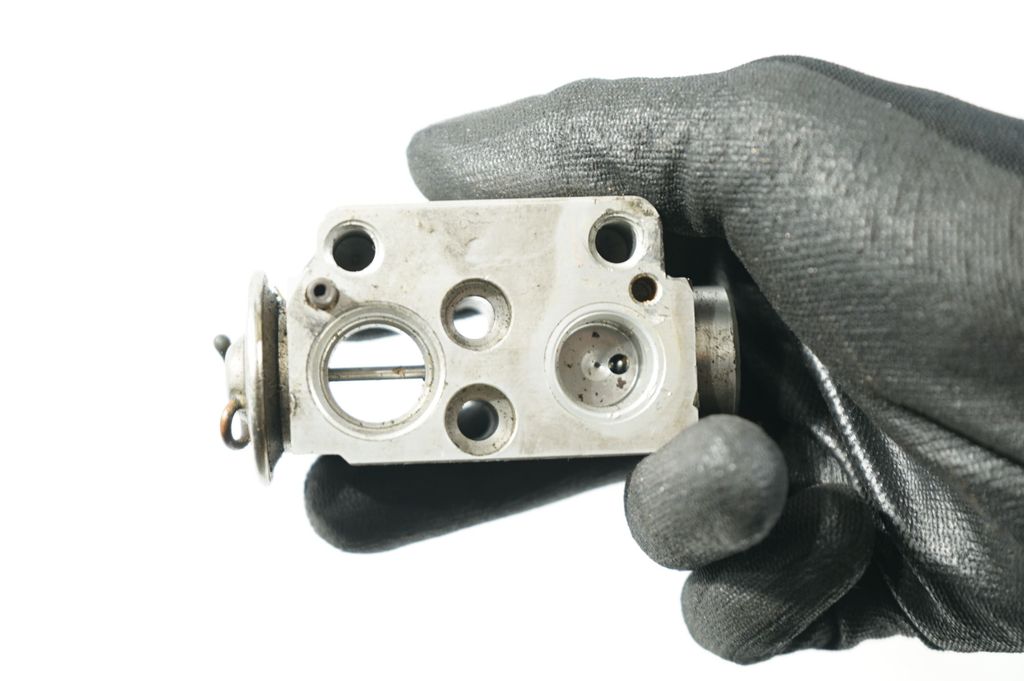 Air conditioning (A/C) expansion valve (7)