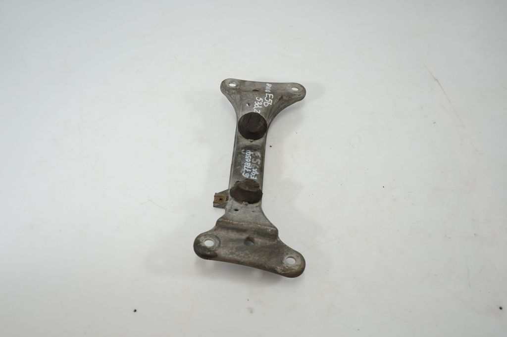 Gearbox mounting bracket (4)