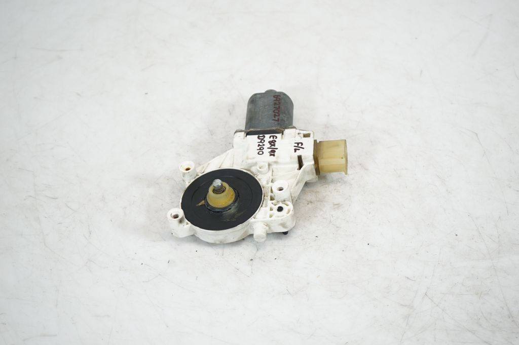 Front door window regulator with motor (2)