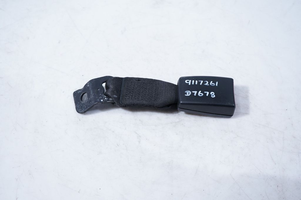 Rear seatbelt buckle