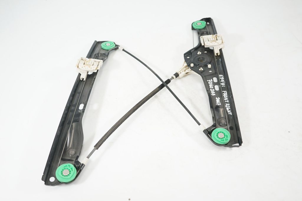 Front door window regulator with motor (2)