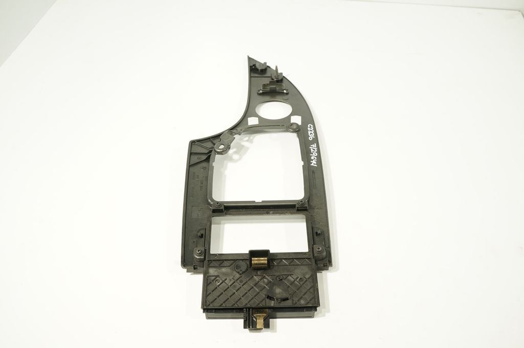 Gear shifter surround trim plastic (7)