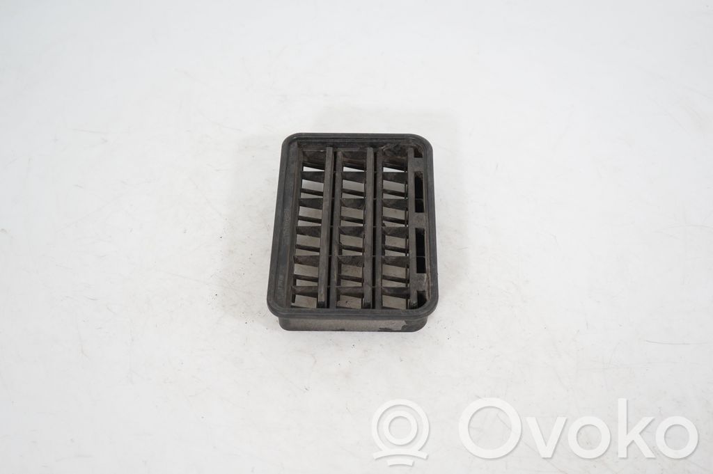 Quarter panel pressure vent (4)