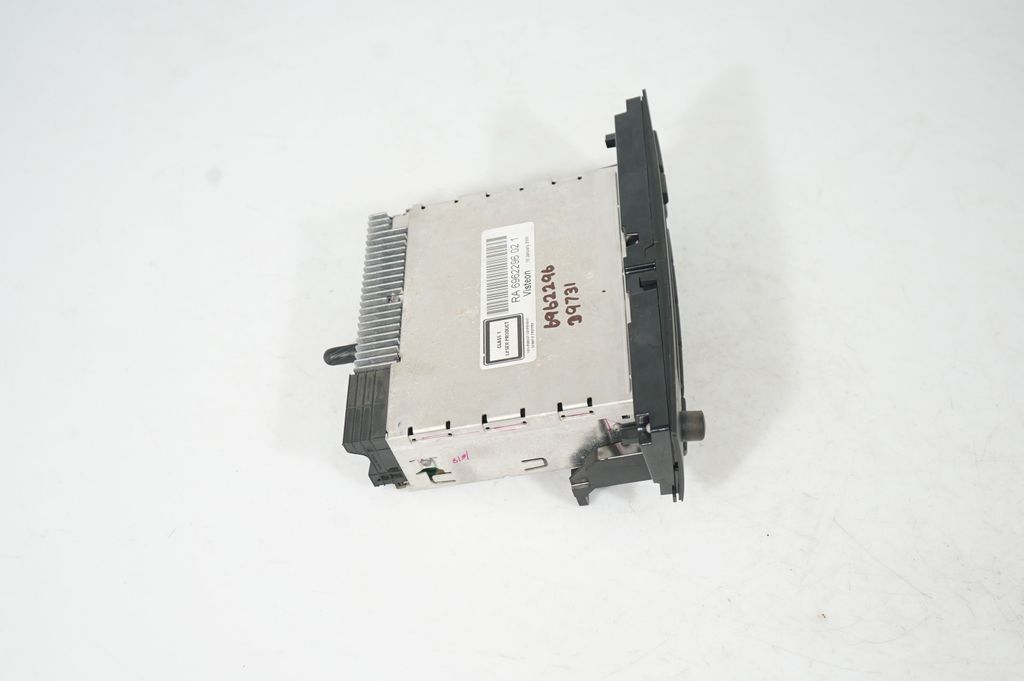 Radio/CD/DVD/GPS head unit (4)