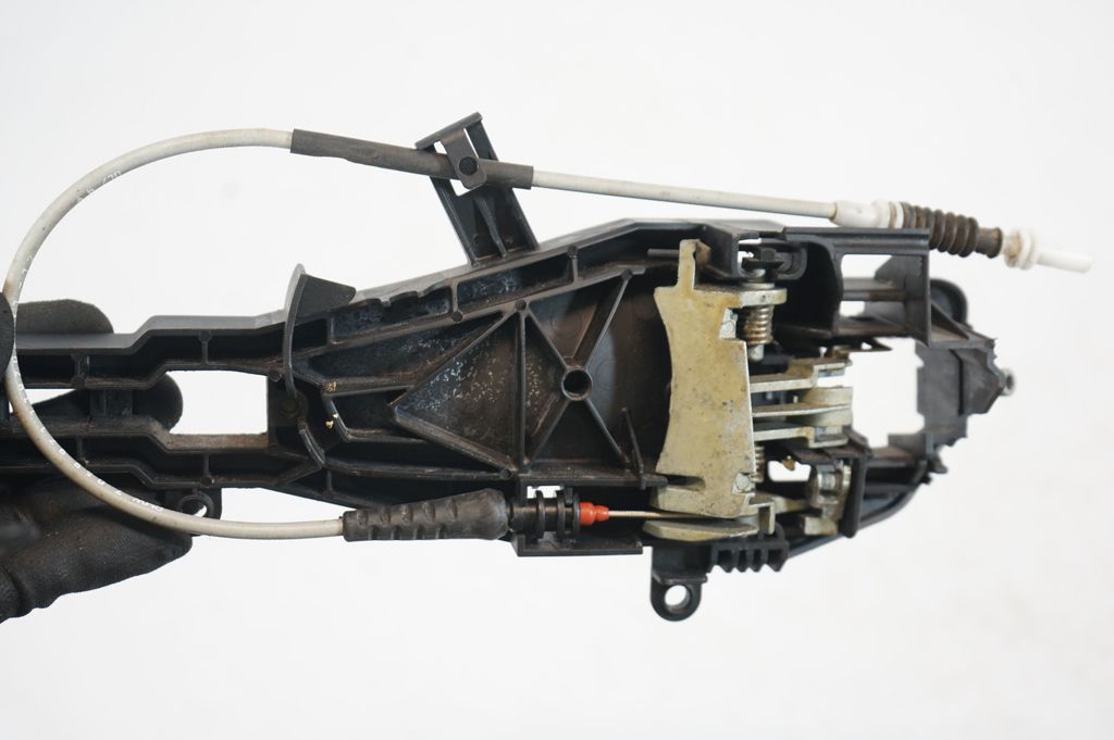 Front door exterior handle/bracket (6)