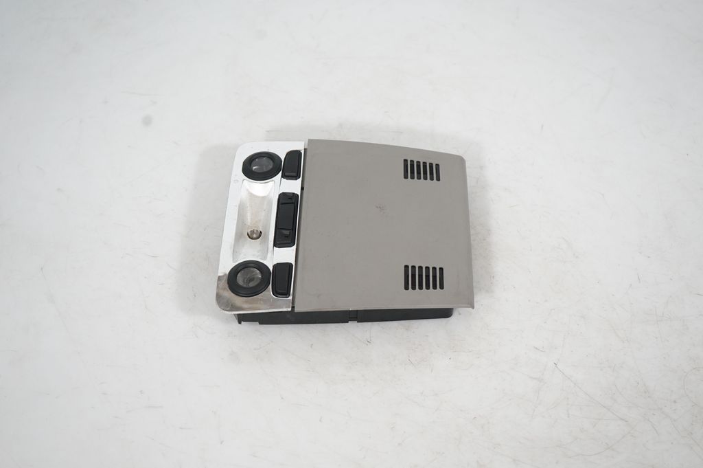 Front seat light (2)