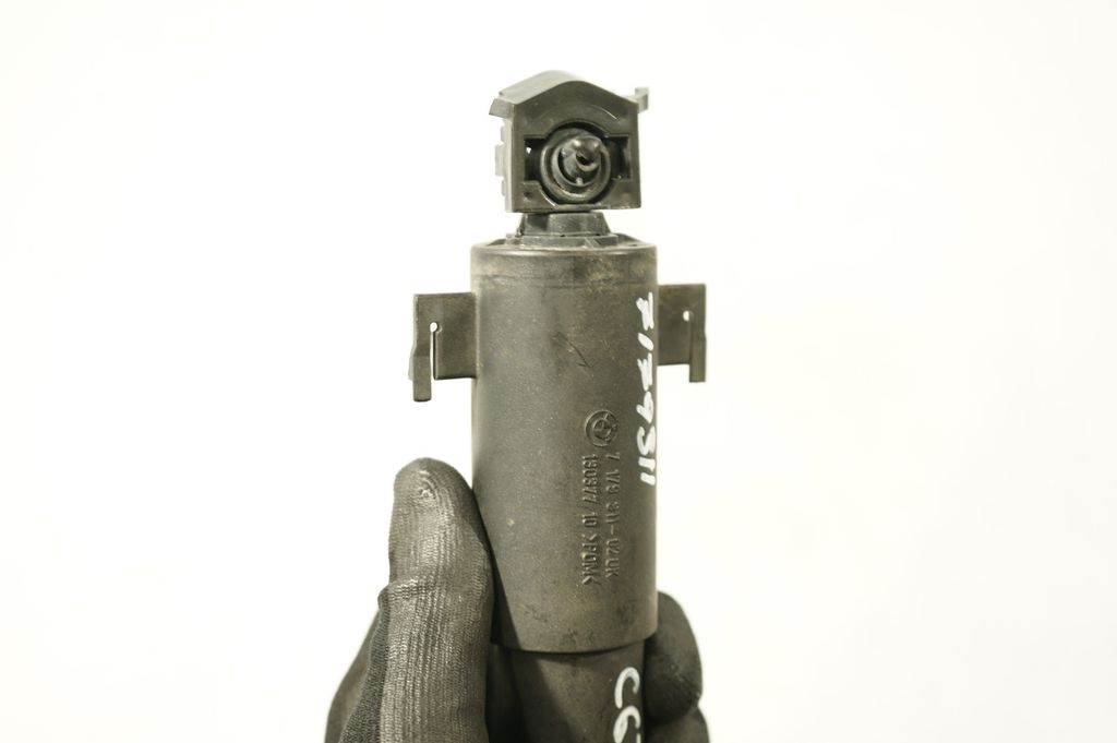 Headlight washer spray nozzle (6)
