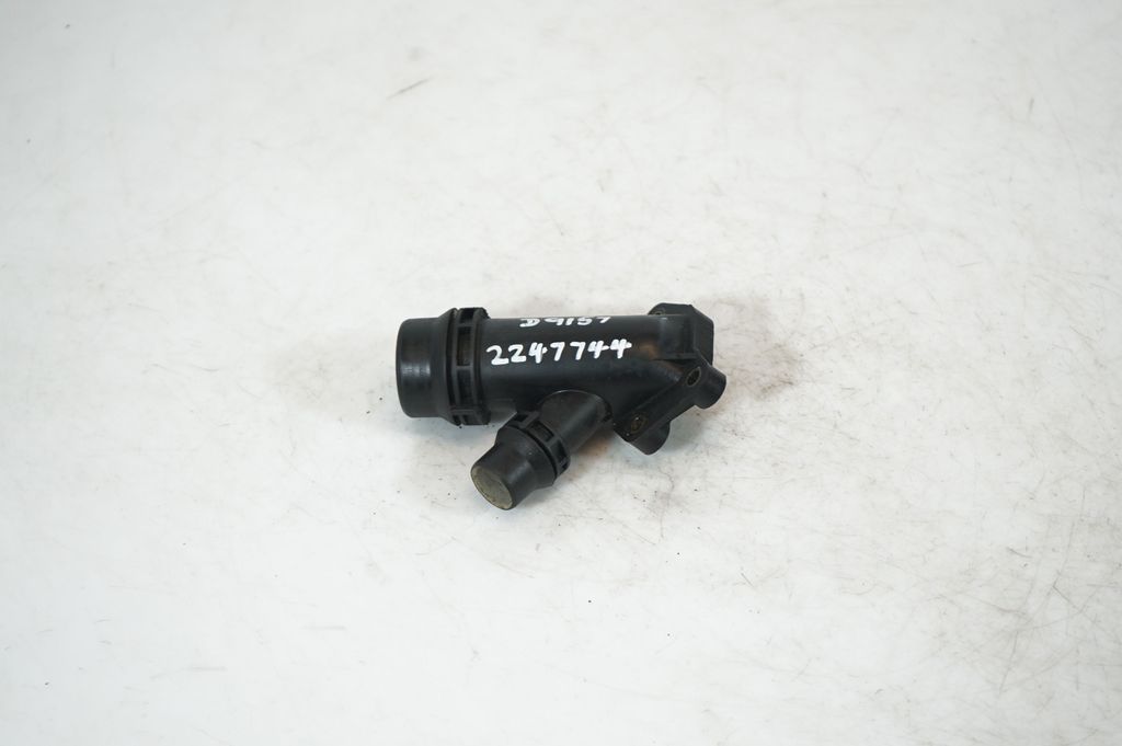 Engine coolant pipe/hose