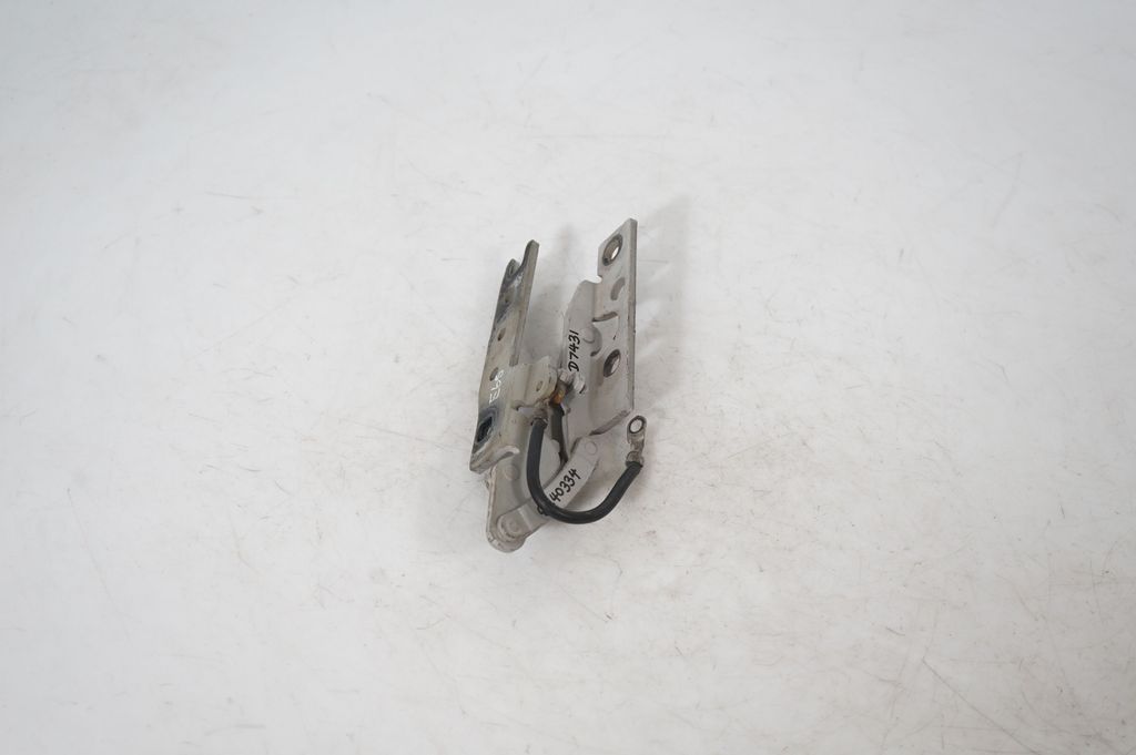 Engine bonnet/hood hinges (4)