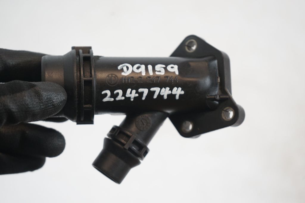 Engine coolant pipe/hose (8)