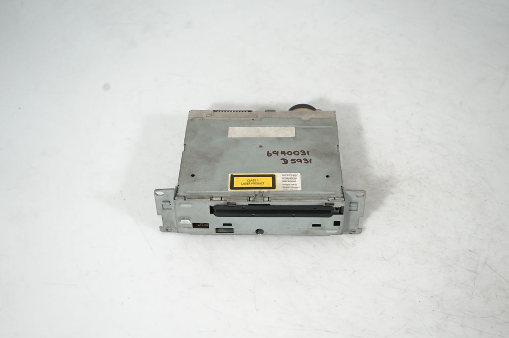 Radio/CD/DVD/GPS head unit