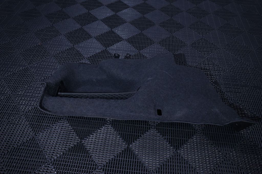 Trunk/boot side trim panel