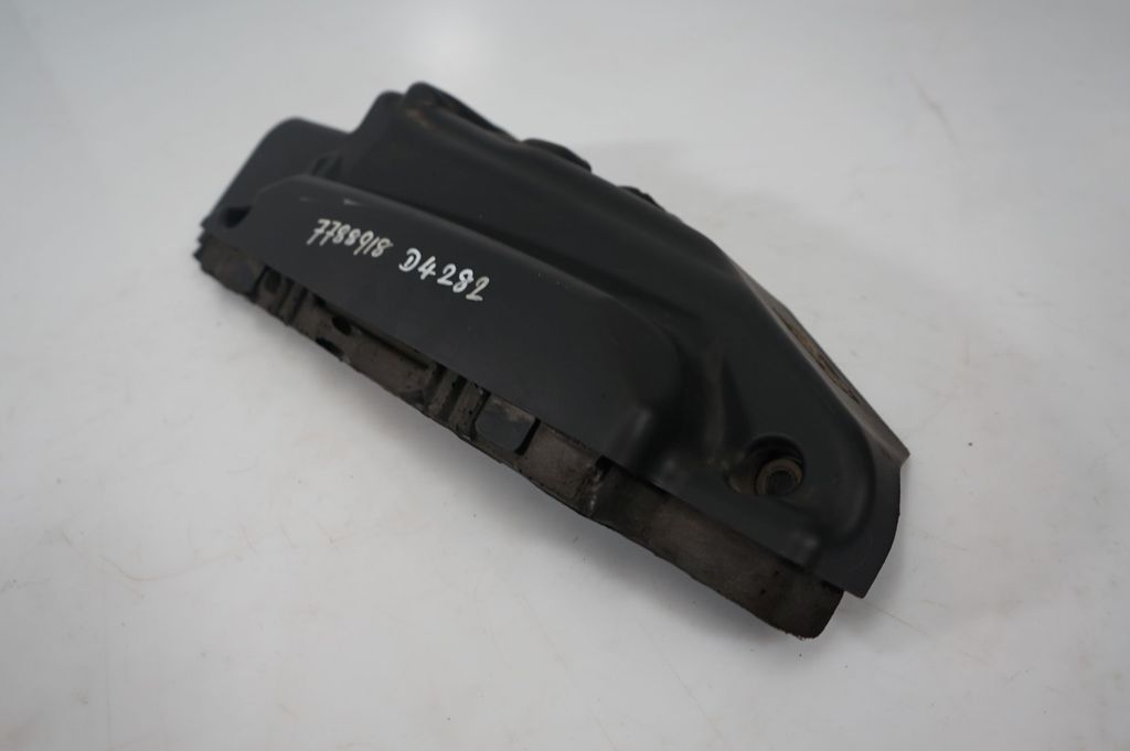 Engine cover (trim) (7)