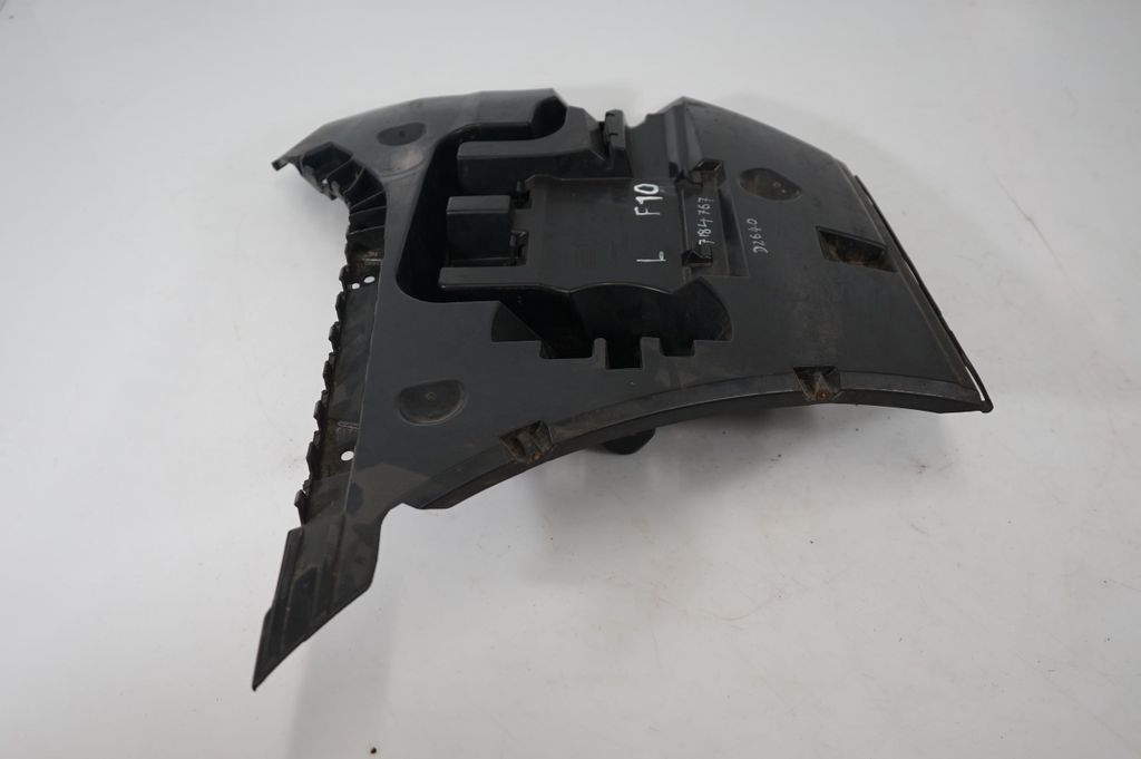 Rear bumper mounting bracket (4)