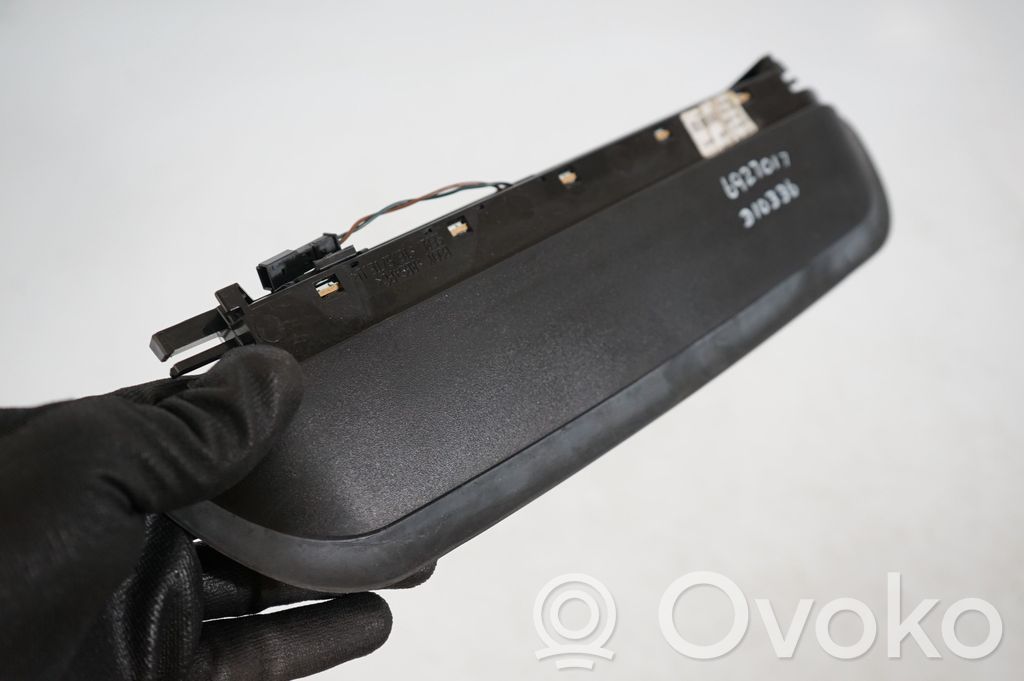 Third/center stoplight (6)