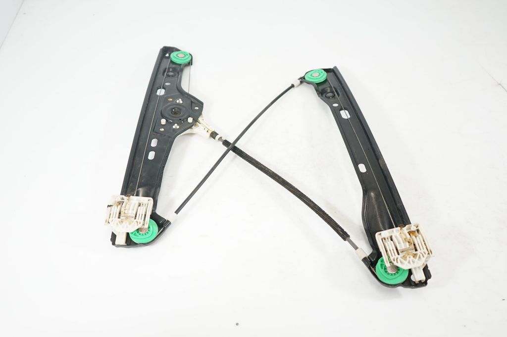Front door window regulator with motor (2)