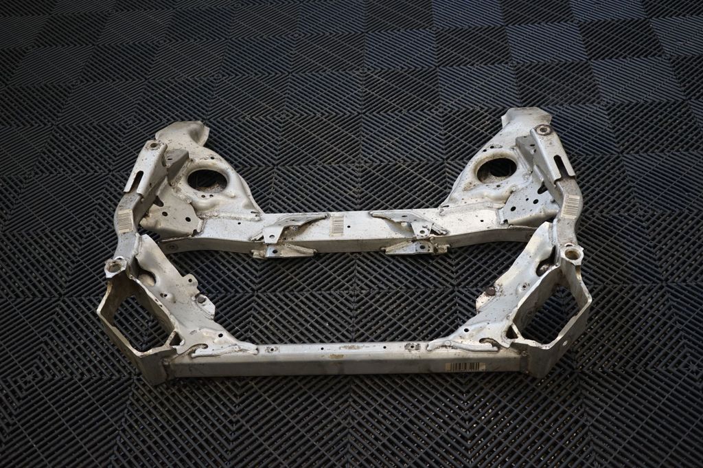 Front subframe (3)