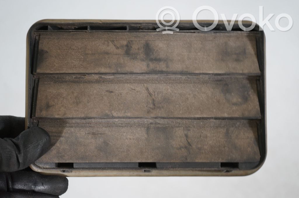 Quarter panel pressure vent (7)