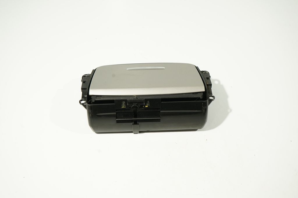 Dashboard glove box trim (3)