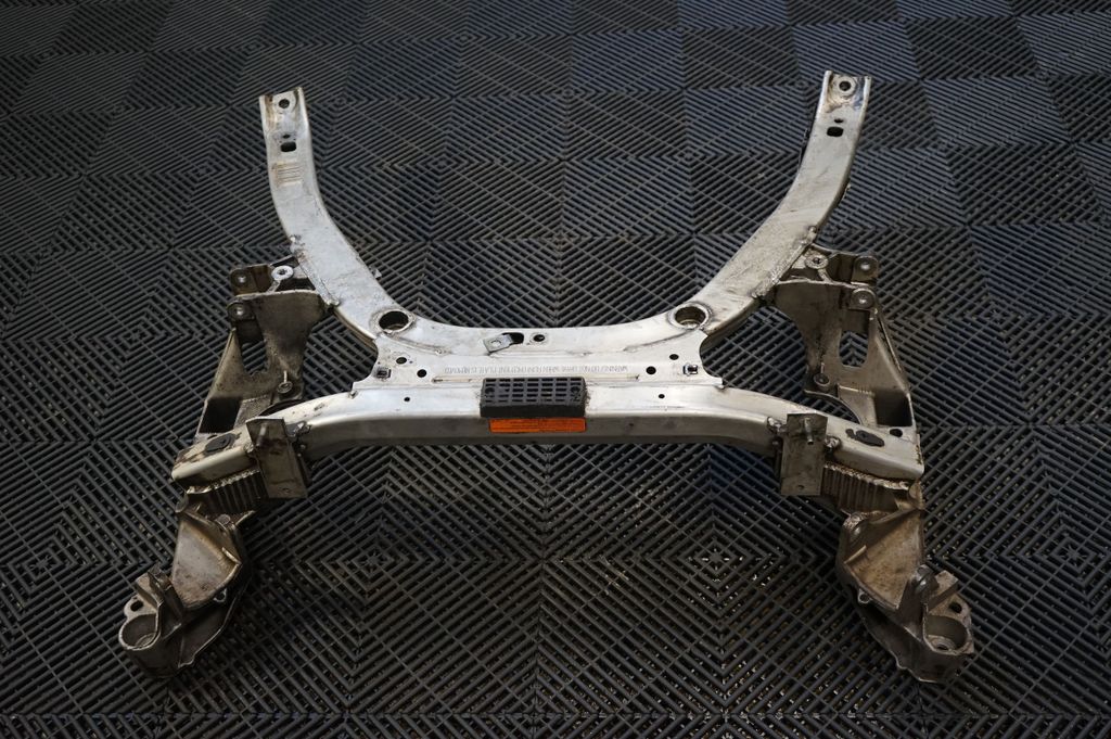 Front subframe (5)