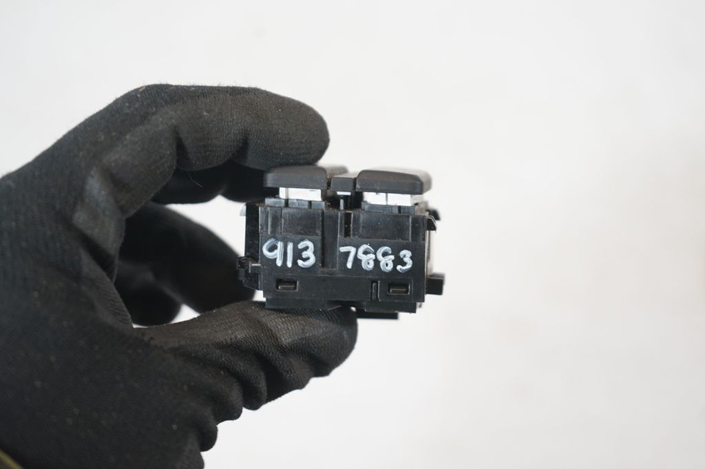 Seat heating switch (9)