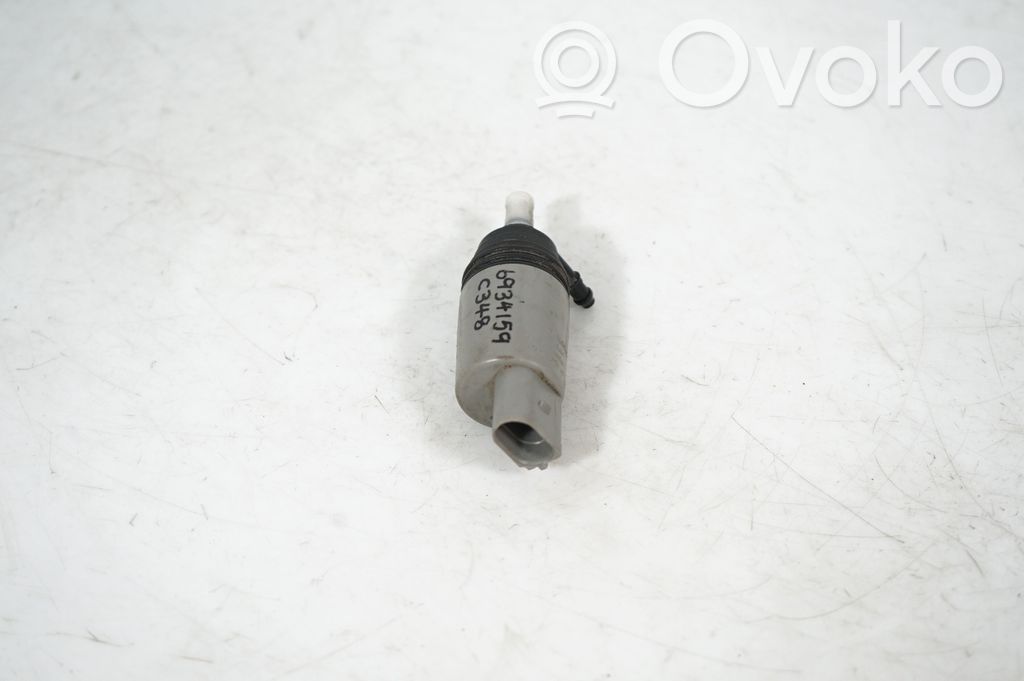 Windscreen/windshield washer pump (2)