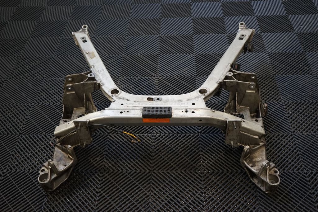 Front subframe (5)