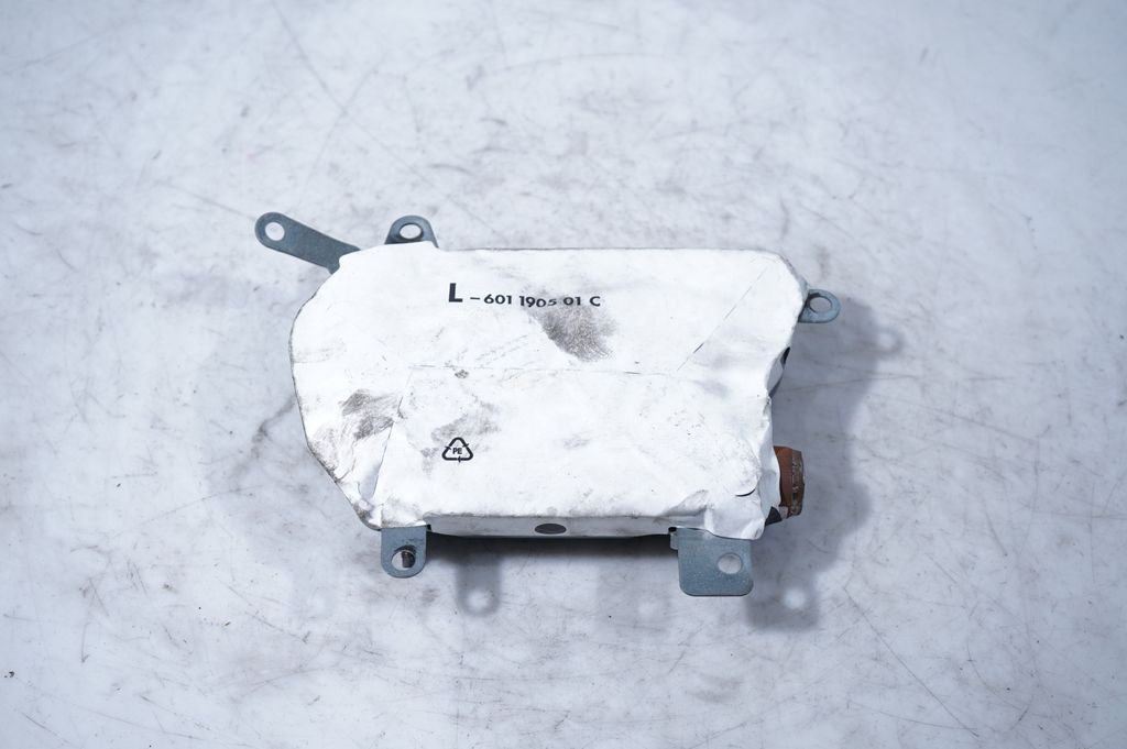 Front door airbag (6)